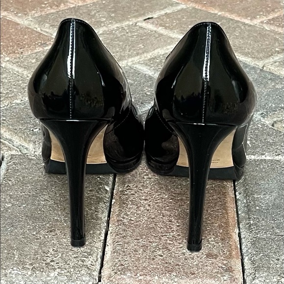 Aquatalia black patent leather platform pumps - Picture 5 of 10